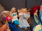 15 Barbiepoppen met kleertjes in vintage koffer en aankleed, Ophalen, Gebruikt, Barbie