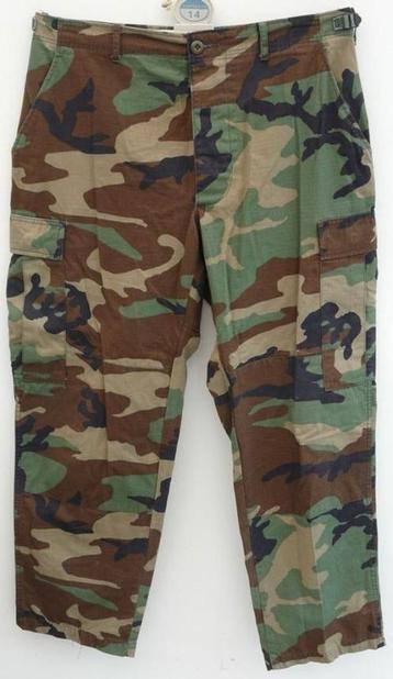 Uitrusting woodland camo beschikbaar voor biedingen