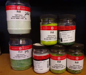 Bullseye glas - groene fritten in transparant glas beschikbaar voor biedingen