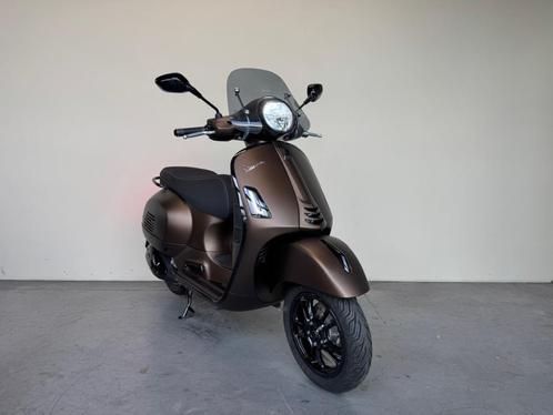 Vespa GTS 300 SuperSport Opaco Marrakech Brown, 2023, Custom, Motoren, Motoren | Piaggio, Bedrijf, Scooter, 1 cilinder, Ophalen of Verzenden