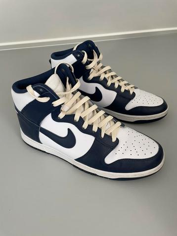 Navy Nike Dunks High beschikbaar voor biedingen