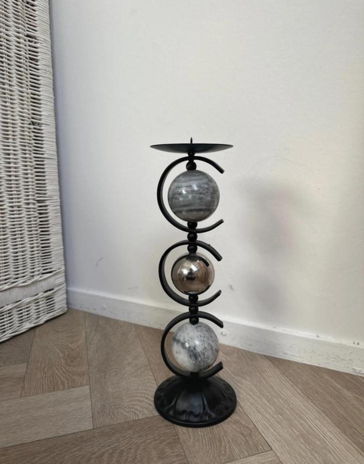 Marmeren Bollen Kandelaar, Huis en Inrichting, Woonaccessoires | Kandelaars en Kaarsen, Zo goed als nieuw, Kandelaar, 25 tot 50 cm