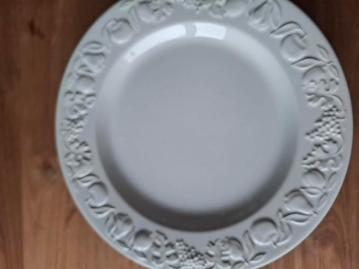 4 borden crème vintage Franco Giorgi by Quadrifoglio, Huis en Inrichting, Keuken | Servies, Zo goed als nieuw, Bord(en), Overige stijlen