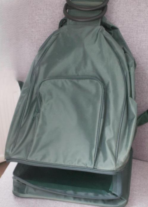 rugtas / draagtas met aan de onderzijde apart vak nieuw, Sieraden, Tassen en Uiterlijk, Tassen | Rugtassen, Nieuw, 25 tot 40 cm