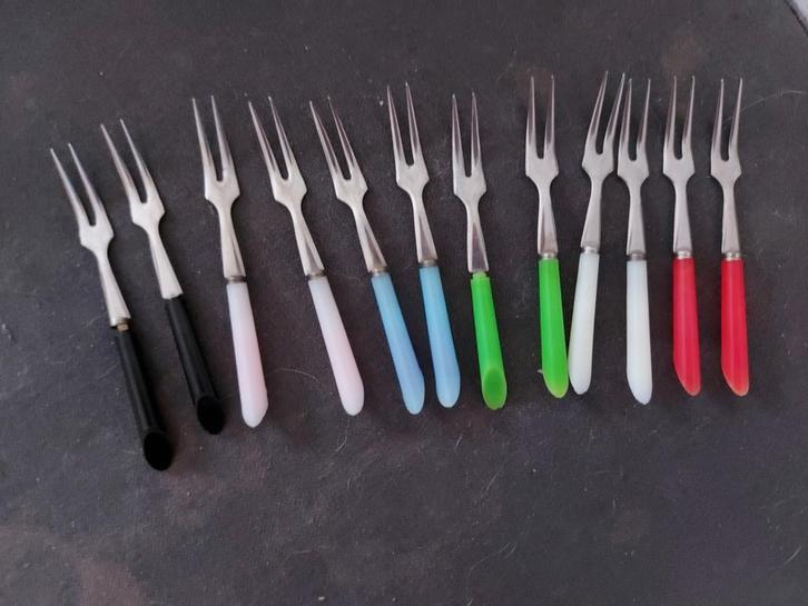 Vintage vorkjes, diverse kleuren., Huis en Inrichting, Keuken | Bestek, Zo goed als nieuw, Los bestek, Overige materialen, Ophalen of Verzenden