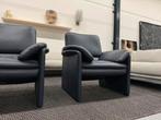 2 Nieuwstaat Leolux Catalpa fauteuils blauw design stoel, Huis en Inrichting, Fauteuils, Leolux, 75 tot 100 cm, Ophalen of Verzenden