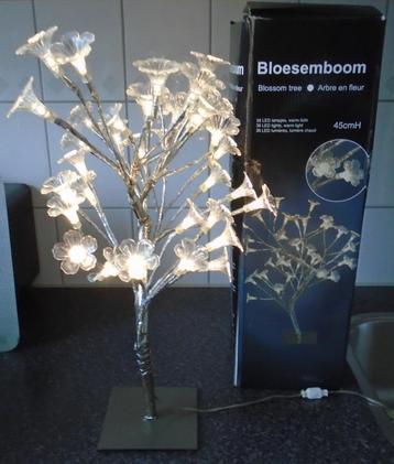 Mooie bloesemboom / ledboom met 36 ledlampjes beschikbaar voor biedingen