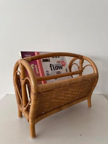 Vintage tijdschriften rek rotan riet lectuur mand beschikbaar voor biedingen