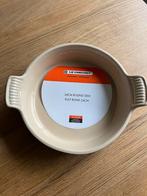 NIEUW Le creuset ovenschaal rond 24 cm, Ophalen of Verzenden, Nieuw