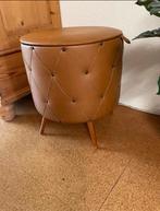 Leuke originele vintage retro skai poef voetenbank, Ophalen of Verzenden, Zo goed als nieuw, Rond, Minder dan 50 cm
