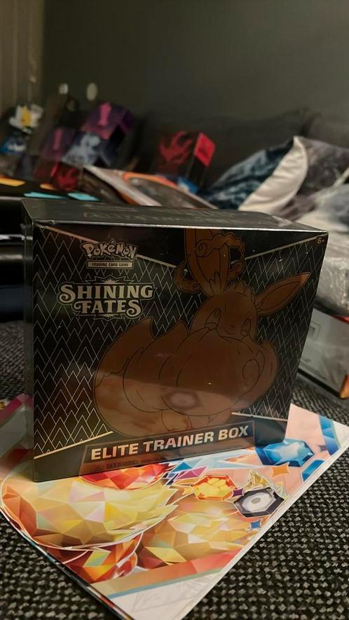 Shining Fates Elite Trainer Box, Hobby en Vrije tijd, Verzamelkaartspellen | Pokémon, Zo goed als nieuw, Losse kaart, Ophalen of Verzenden