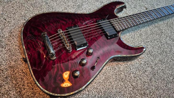 Schecter C-VI Hellraiser 30 inch baritone zgan, Muziek en Instrumenten, Snaarinstrumenten | Gitaren | Elektrisch, Zo goed als nieuw