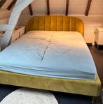 Fluwelen 2 persoons bed, gestoffeerd in groen gele stof, Ophalen of Verzenden
