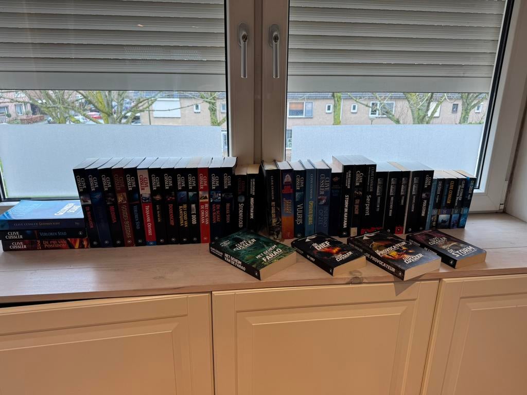20 Clive Cussler boeken Kurt Austin en Oregon series, Ophalen of Verzenden, Zo goed als nieuw
