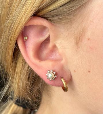 Akoya parel 16 diamanten luxe 14k gouden dames oorbellen beschikbaar voor biedingen