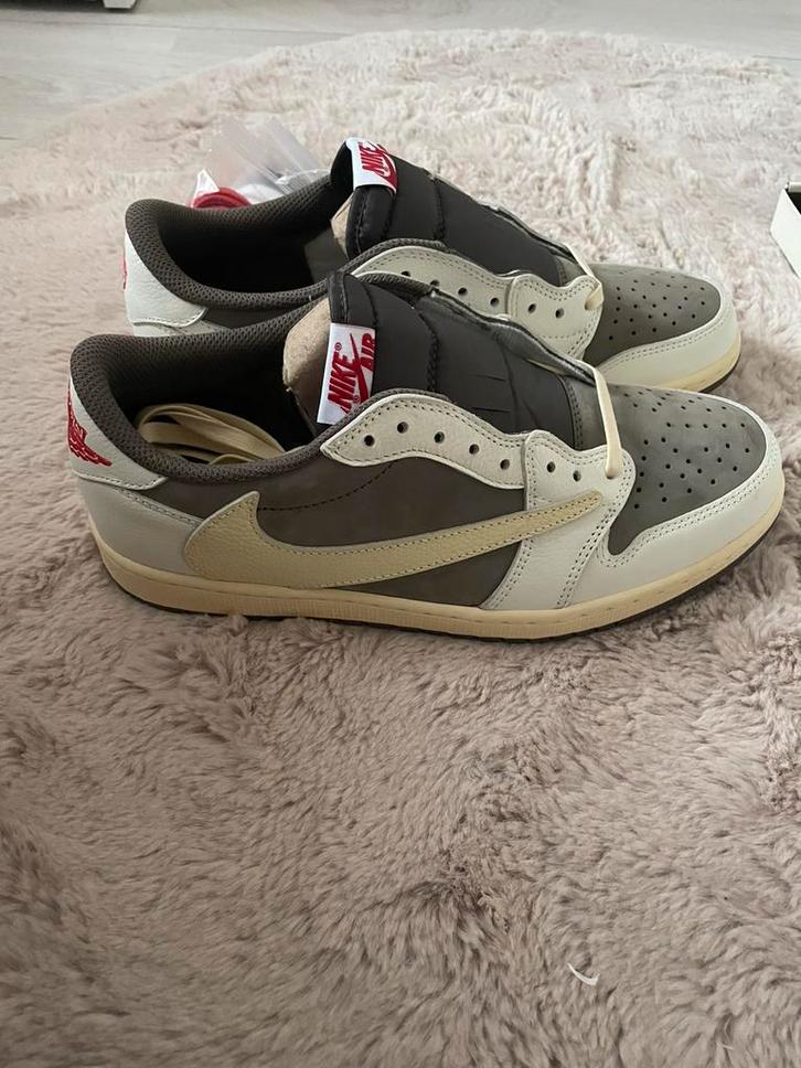 Nike Air Jordan 1 Low Travis Scott Mocha Maat 44, Kleding | Heren, Schoenen, Zo goed als nieuw, Sneakers of Gympen, Bruin, Ophalen of Verzenden