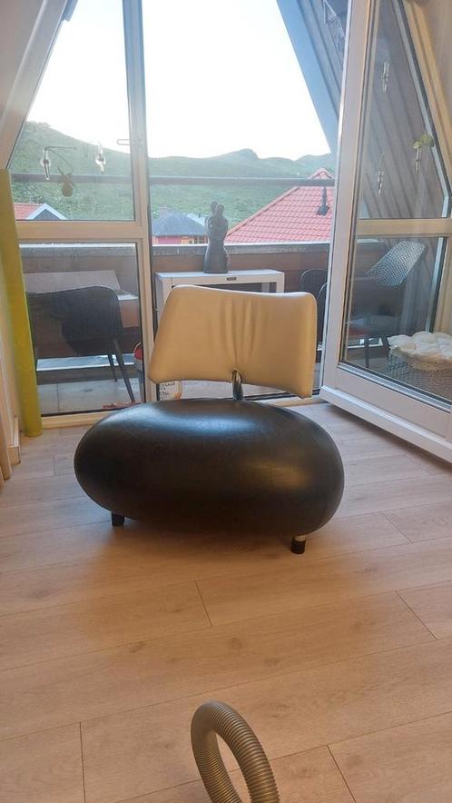 Leolux pallone zwart crème, Huis en Inrichting, Fauteuils, Gebruikt, Kunststof, Ophalen