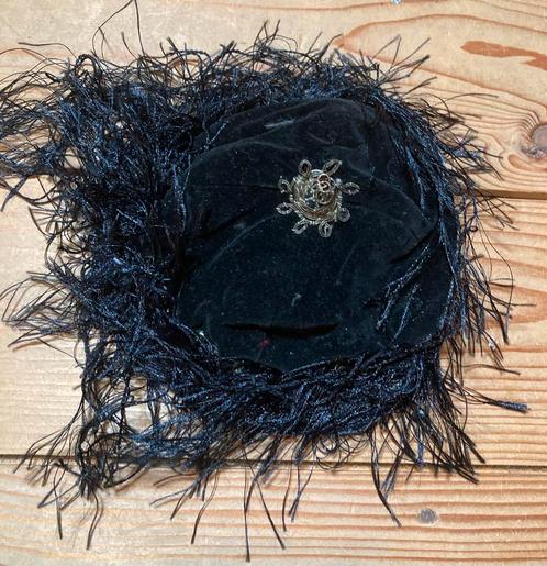 Oude Hoofdbedekking Hoed Zwart Fluweel, Antiek en Kunst, Curiosa en Brocante, Verzenden