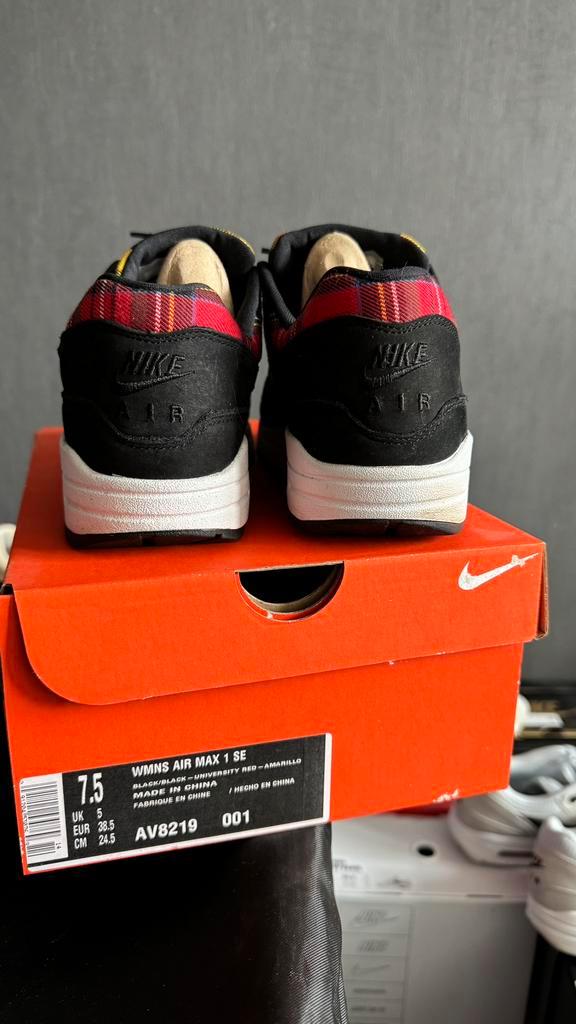 Nike Air Max 1 SE - University Red Amarillo - Size: 38.5EU, Kleding | Dames, Schoenen, Zo goed als nieuw, Sneakers of Gympen, Geel