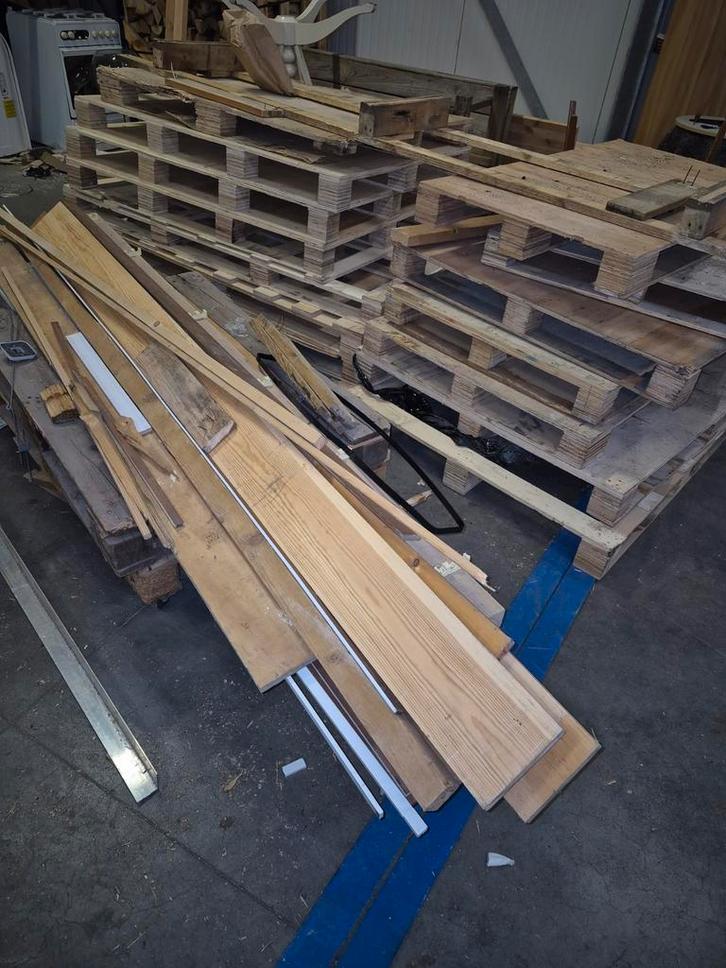 Hout Pallets en Planken - Diverse Soorten, Doe-het-zelf en Verbouw, Hout en Planken, Gebruikt, Pallet, Vuren, 200 tot 250 cm, 25 tot 50 mm