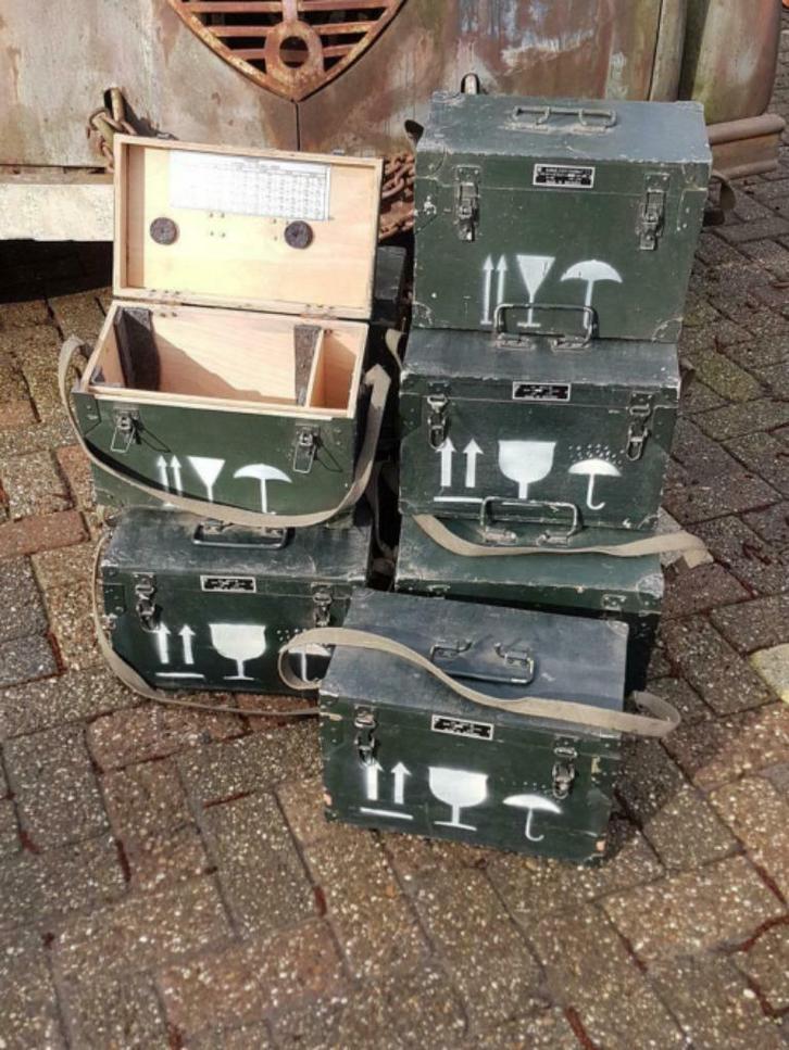 Legerkist , kisten , veldkist , transportkist uit Bulgarije, Huis en Inrichting, Woonaccessoires | Kisten, Gebruikt, Minder dan 50 cm