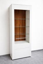 Moderne witte vitrinekast met glazen planken, Ophalen, Minder dan 50 cm, Met lade(s), 150 tot 200 cm