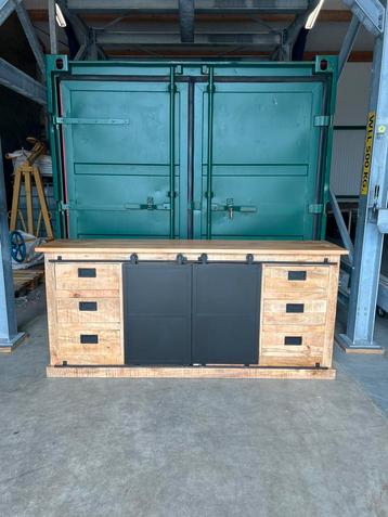 Dressoir 200cm beschikbaar voor biedingen