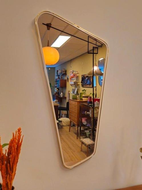 Vintage A-symmetrische Spiegel Goud Messing, Huis en Inrichting, Woonaccessoires | Spiegels, Zo goed als nieuw, Minder dan 50 cm