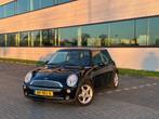 Mini 1.6 16V Cooper | Open dak | Met nieuwe APK!, Voorwielaandrijving, Zwart, 4 stoelen, Zwart