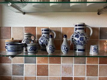 Blauw Aardewerk Set: Voorraadpotten & Karaf beschikbaar voor biedingen