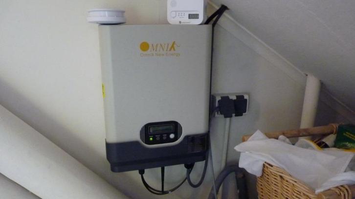 Omniksol-2k-TL zonnepanelen omvormer (relais 1 jaar), Doe-het-zelf en Verbouw, Elektra en Kabels, Zo goed als nieuw, Overige typen