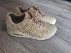 Skechers met hartjes, Ophalen, Skechers, Beige, Sneakers of Gympen