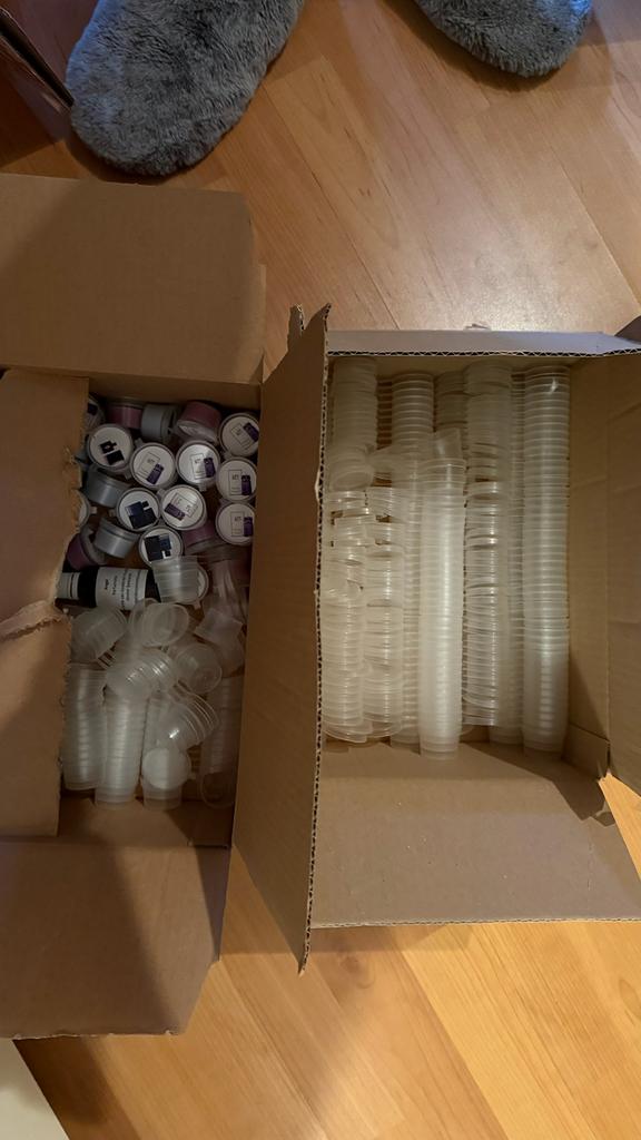 Doos met potjes voor zelf waxmelts  te maken + 3 oliegeuren, Verzenden, Nieuw, Materiaal