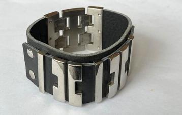 Brede leren armband met edelstaal beschikbaar voor biedingen