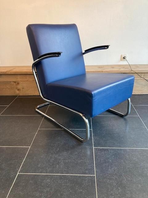 Gispen 405 fauteuil , chroom, donkerblauw leder, Huis en Inrichting, Fauteuils, Gebruikt, Leer, Metaal, 50 tot 75 cm, 75 tot 100 cm