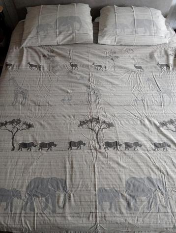 Dekbedovertrek met twee kussenslopen, safari-look beschikbaar voor biedingen