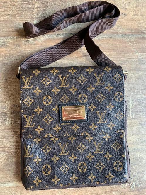 Bruine schoudertas, Sieraden, Tassen en Uiterlijk, Tassen | Schoudertassen, Zo goed als nieuw, Bruin, Ophalen of Verzenden