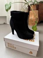 Bullboxer zwarte suede laarsjes met hak maat 38, Zwart, Lage of Enkellaarzen, Ophalen of Verzenden, Gedragen