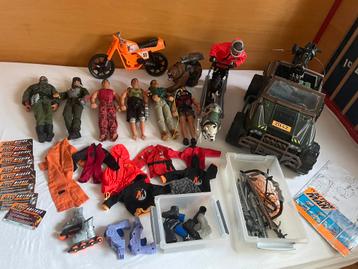 Veel Hasbro action man en accessoires beschikbaar voor biedingen