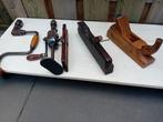Antieke timmerman gereedschap., Ophalen