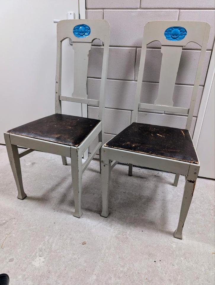 Oude Zweedse houten stoelen met lederen zitting, Antiek en Kunst, Antiek | Meubels | Stoelen en Banken, Ophalen