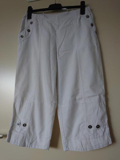 3/4 broek Mian wit maat 44, Kleding | Dames, Broeken en Pantalons, Zo goed als nieuw, Maat 42/44 (L), Wit, Driekwart, Ophalen of Verzenden