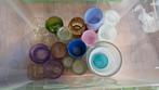 80 stuks glazen potjes in allerlei kleuren en maten - GRATIS, Ophalen, Zo goed als nieuw, Materiaal