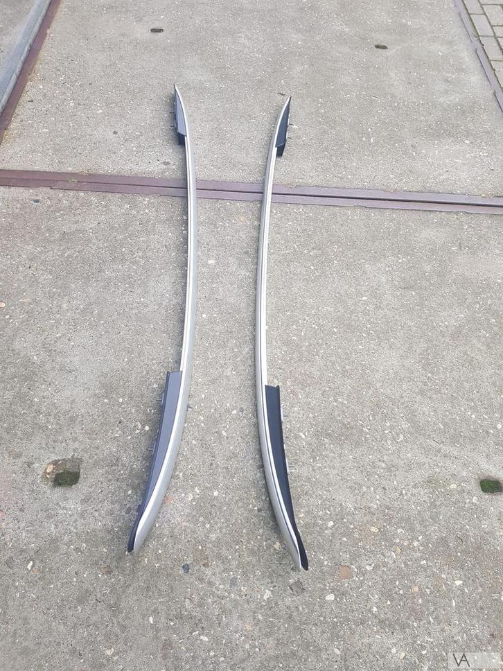 Renault Clio 4 station 2013 - 2018 dakrail links rechts €50, Auto-onderdelen, Carrosserie en Plaatwerk, Achterklep, Renault, Gebruikt