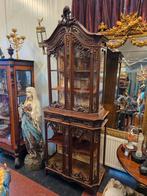 Antiek notenhouten Louis XVI vitrinekast., Ophalen