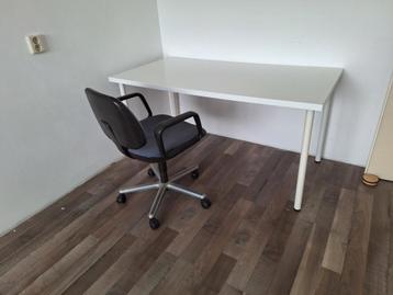wit bureau /tafel en stoel draaistoel beschikbaar voor biedingen