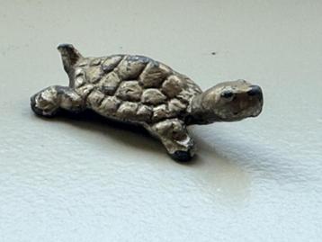 Decoratieve Schildpad van metaal beschikbaar voor biedingen