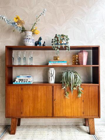 Vintage handgemaakte boekenkast jaren 60 highboard wandkast beschikbaar voor biedingen