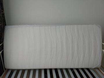 Ikea bedframe incl matras en lattenbodem - afbeelding 3