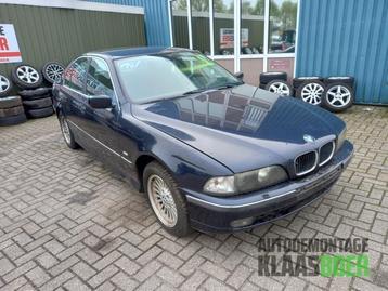 Koplamp rechts van een BMW 5-Serie beschikbaar voor biedingen